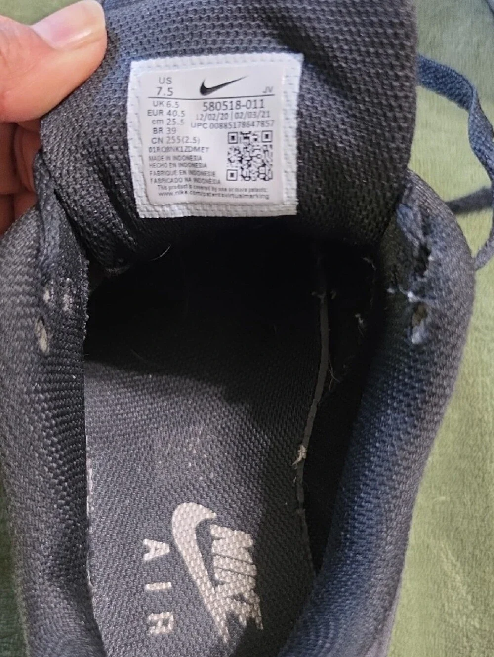 Nike Black & White Running Sneakers with Visible Air Unit
